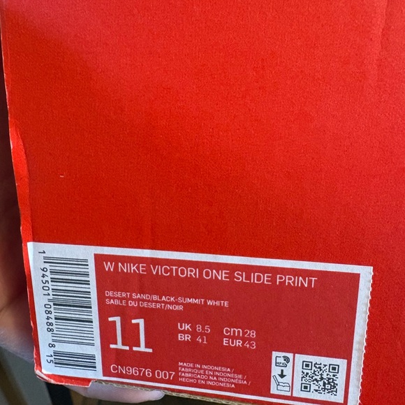 Nike Black and White Victor One Slides animal print snake skin shoes sandals - Picture 6 of 6